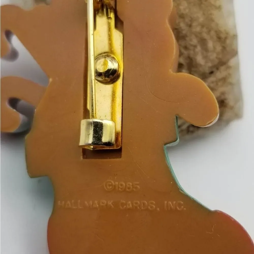 1985 vintage Teddy‎ bear in stocking on Christmas morning brooch